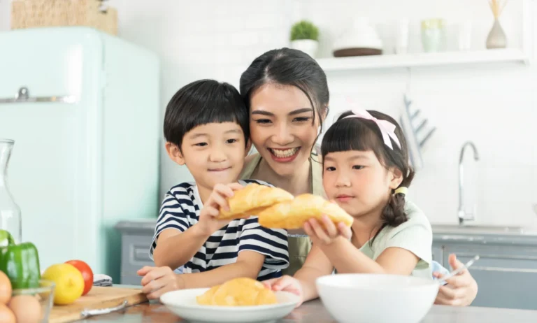 asian-young-single-mother-with-son-and-daughter-in-2026-01-07-06-39-17-utc